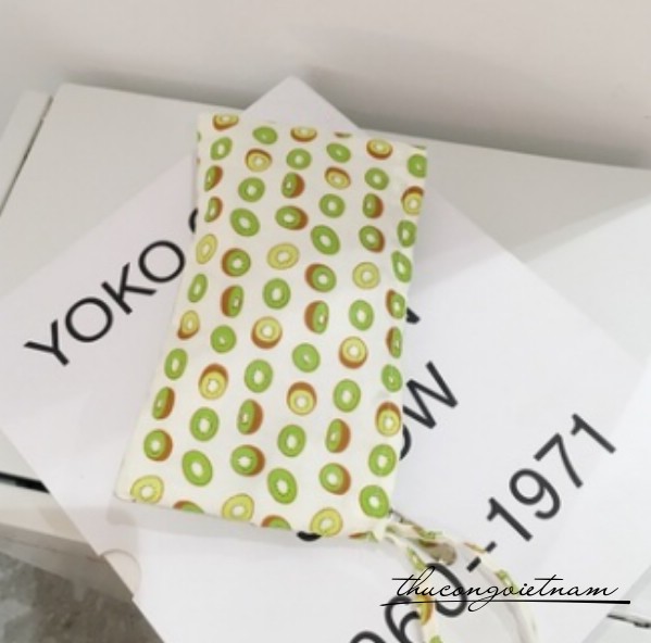 Bóp vải vintage họa tiết trái kiwi